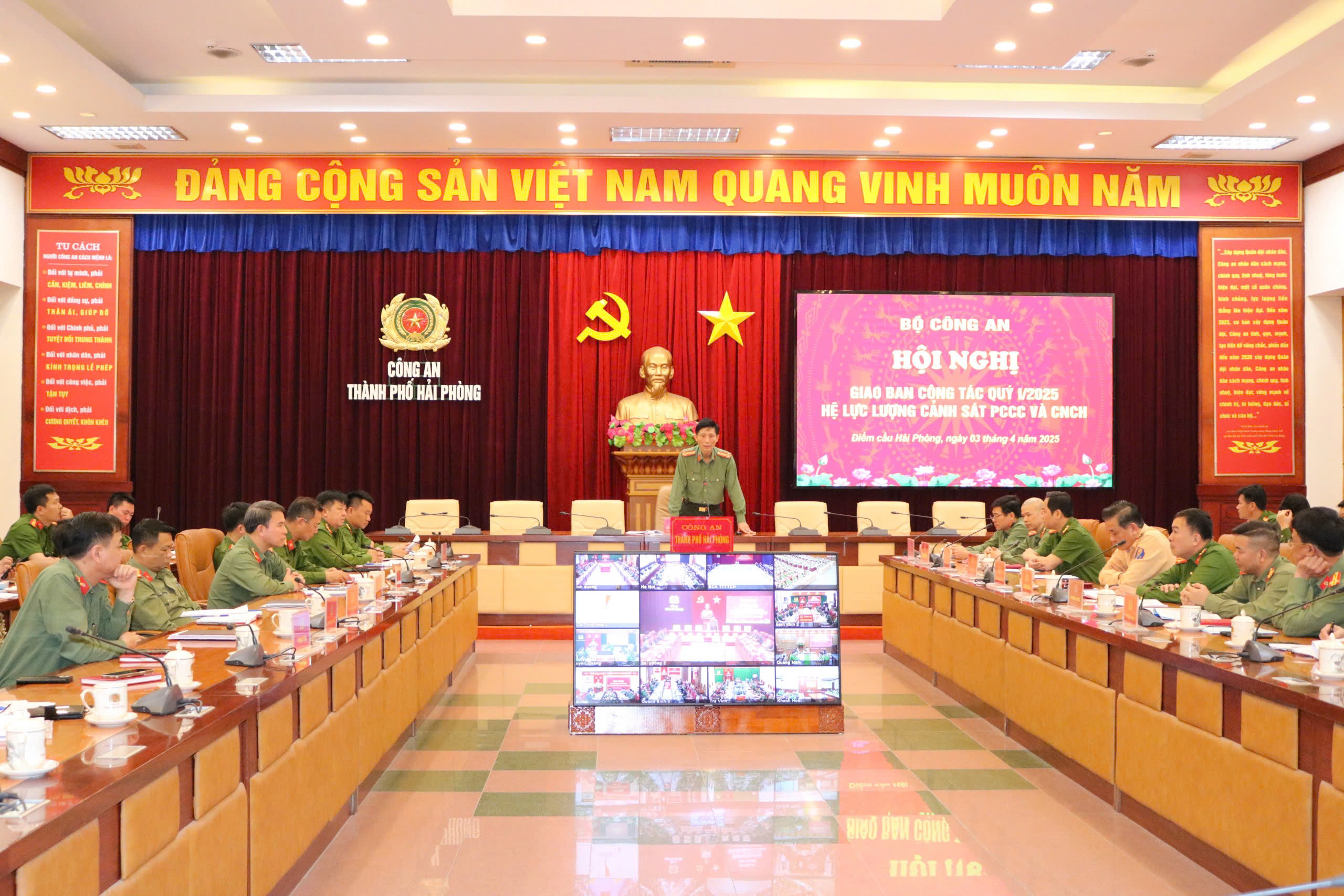 Giao ban công tác Quý I/2025 của hệ lực lượng Cảnh sát phòng cháy, chữa cháy và cứu nạn, cứu hộ